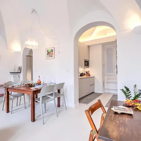 Апартаменти La Dolce Pigna - Old Town - Happy